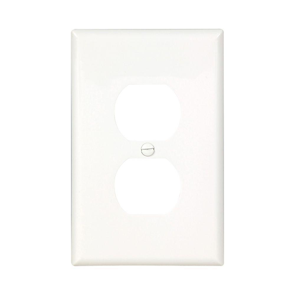 Wallplate Receptacle Mid-Size
